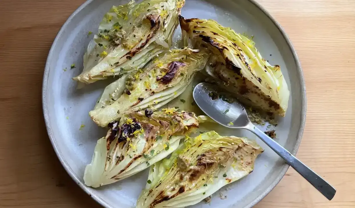 Ugnsrostad spetskål med citron och örter. Enkelt och nyttigt!