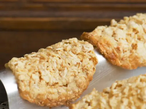 Krispiga havreflarn, perfekta för fikat. Ett enkelt havreflarn recept som alla kan lyckas med.