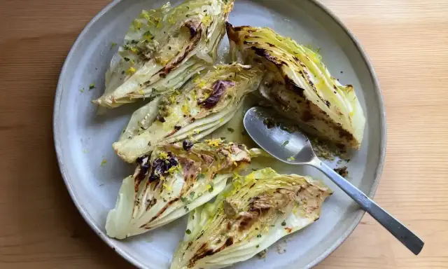Ugnsrostad spetskål med citron och örter. Enkelt och nyttigt!