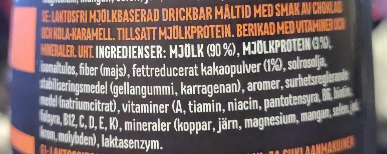 Laktosfri m&aring;ltidsdryck med smak av choklad och kola-karamell, berikade med e 407 och mj&ouml;lkprotein.